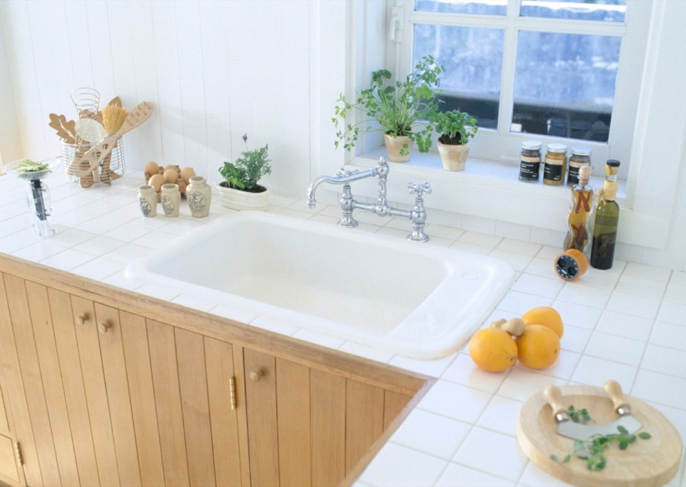 Sink and taps, descaled